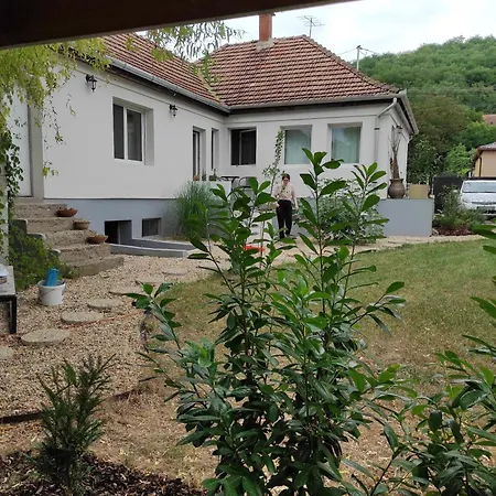 דירה Szomolyai Vadvirag Vendeghaz Szomolya