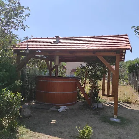 Szomolyai Vadvirag Vendeghaz * Szomolya
